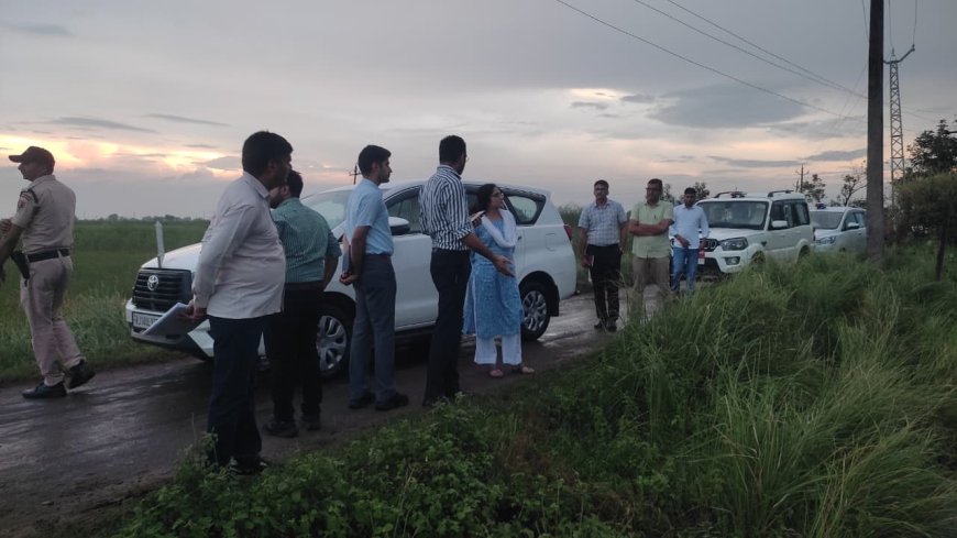 भरतपुर में जलभराव का जायजा लेने खेतों में उतरीं प्रभारी सचिव