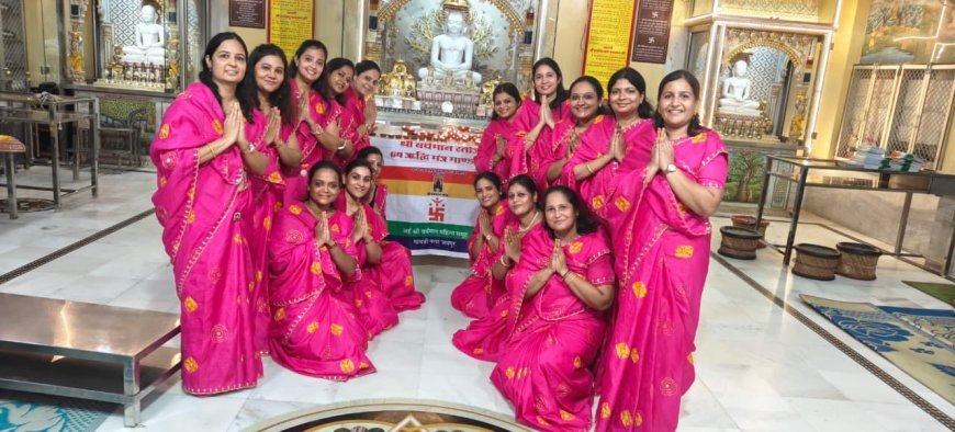 मुनि श्री प्रणम्य सागर जी महाराज द्वारा रचित:   श्री वर्धमान स्तोत्र ऋद्धि मंत्रों के साथ गायत्री नगर जयपुर में हुआ सम्पन्न