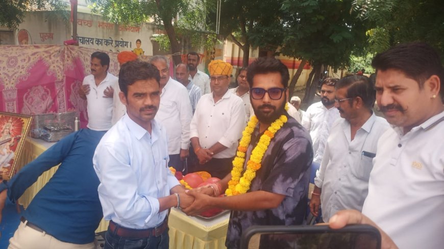 राउमावि बिठिया  में हुआ 'श्रीकृष्ण भोग' का आयोजन