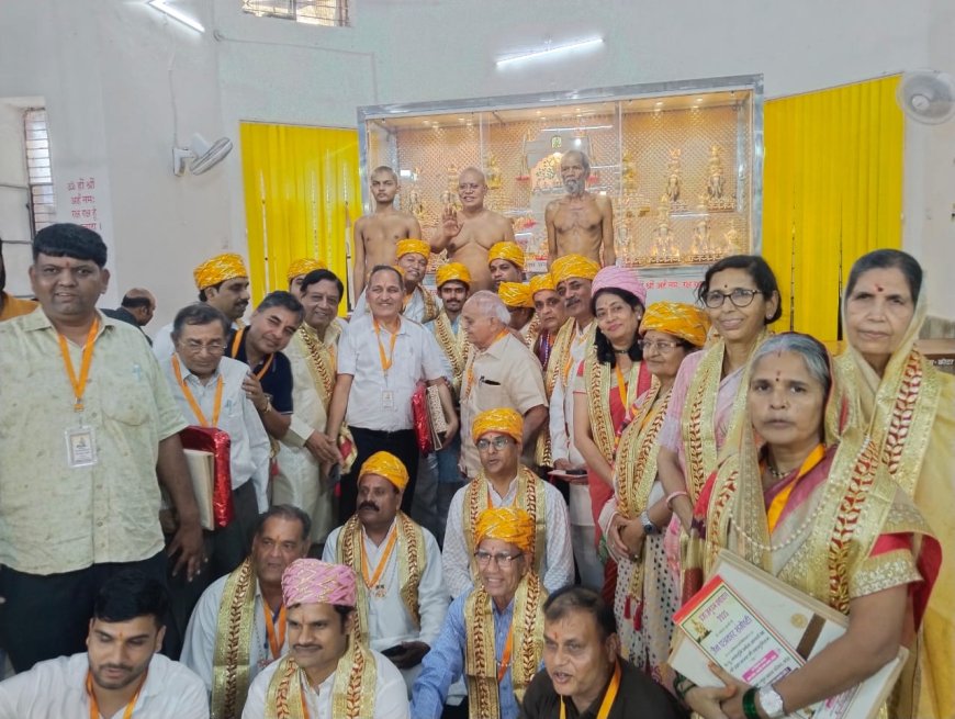 पत्रकार अच्छा लिखते रहें, लगातार  चलती रहे कलम - आचार्य प्रज्ञा सागर