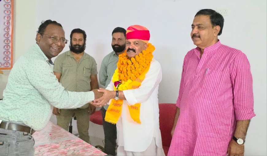 अखिल भारतीय क्षत्रिय महासभा के प्रदेशाध्यक्ष दलपत सिंह गच्छीपुरा का मकराना आगमन पर किया स्वागत