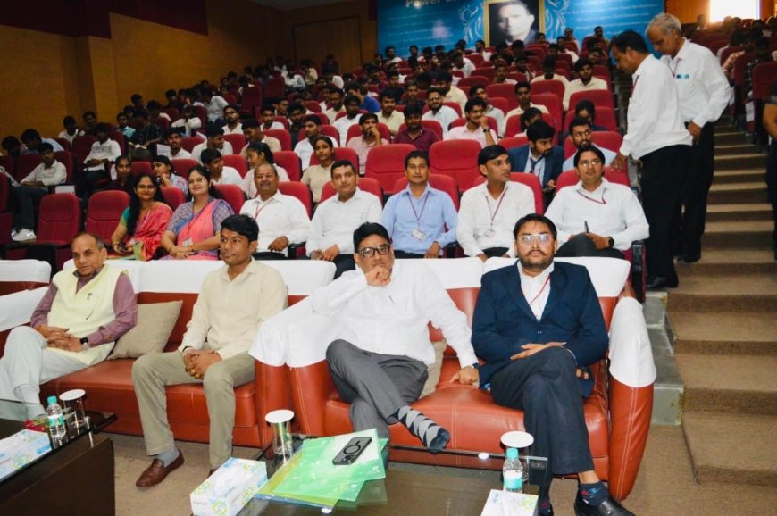 रैफल्स यूनिवर्सिटी नीमराना में धूमधाम से मनाया गया इंजीनियर दिवस
