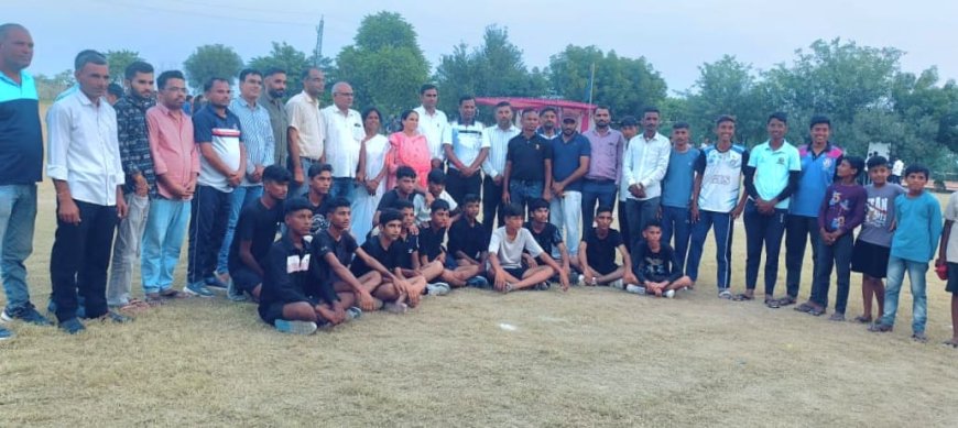 69 वीं जिला स्तरीय हॉकी प्रतियोगिता में मोड़ी चारणा की टीम उपविजेता रही