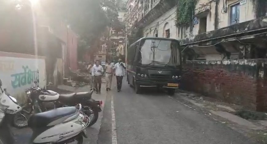 वीसीआर के बहाने रिश्वत एसीबी की कार्यवाही में बाबू और ठेकेदार भेजे जेल