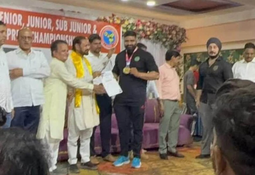 कोटा में चमके खैरथल के कृष्ण चौधरी, 175 किलो वजन उठाकर जीता स्वर्ण पदक -शहर में खुशी की लहर