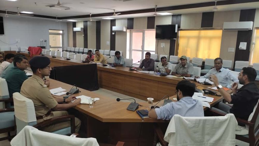 जमाखोरी और कालाबाजारी करने वालों के खिलाफ करें कार्यवाही - जिला कलक्टर