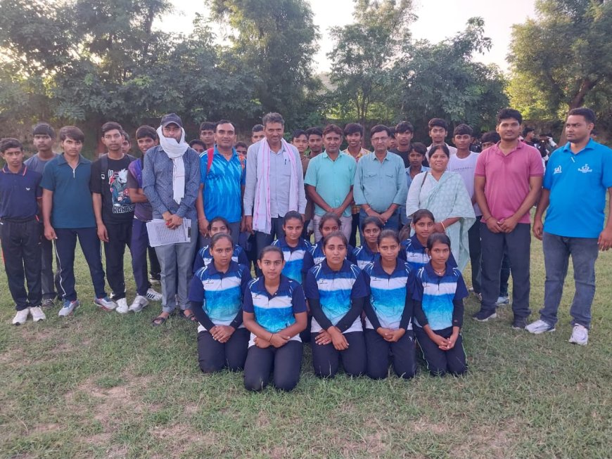 भीखाहेडी स्कूल की छात्राओं ने जिलास्तरीय टूर्नामेंट प्रतियोगिता  सॉफ्टबॉल में जीता गोल्ड मैडल: राज्य स्तरीय टूर्नामेंट हिन्डोन सिटी मे खेलेगी