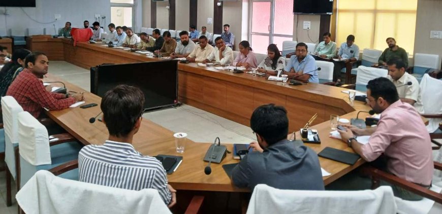 सहकार सदस्यता अभियान के सफल क्रियान्वयन के लिए टीम भावना से करें कार्य-डीएम