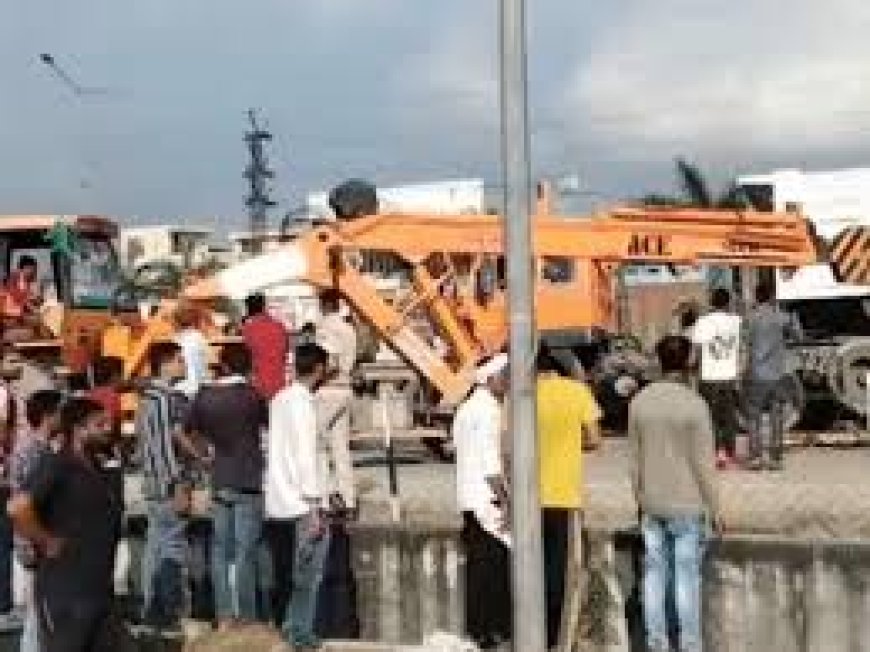 नेशनल हाईवे पर ट्रक, ट्रेलर समेत 7 गाड़ियां भिड़ीं: केबिन में फंसने से ड्राइवर की मौत, 5 घायल हुए