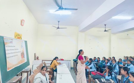 गुलमंडी स्कूल में माहवारी प्रबंधन एवं व्यक्तिगत स्वच्छता पर कार्यशाला आयोजित