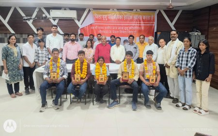 वुशु प्रतियोगिता में राज्य स्तरीय कास्य पदक जीतने पर पांच छात्र-छात्राओं को किया सम्मानित