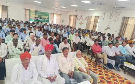 कृषकों  ने देखा पीएम किसान परियोजना धन-धान्य एवं दलहन मिशन का लाइव प्रसारण