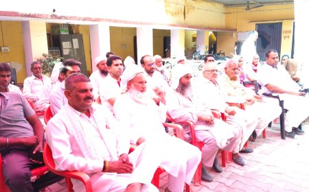 दीपावली त्यौहार को लेकर रामगढ़ थाना परिसर में हुई सीएलजी की बैठक आयोजित