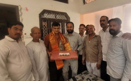 फल बेचने वाले का बेटा बना R.A.S. रामगढ़ का किया नाम रोशन:बधाई देने पहुंचे विधायक सुखवन्त सिंह