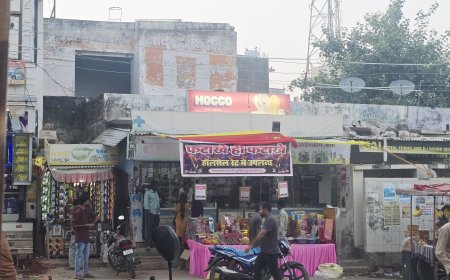 पुलिस प्रशासन और ग्राम पंचायत की घोर लापरवाही:पटाखो की दुकानों का स्थान निर्धारित नही