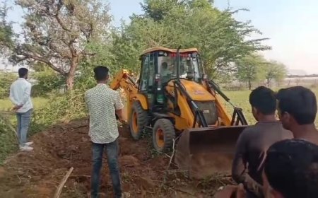 गैर मुमकिन रास्ते का सीमांकन करके आम सहमति से तत्काल जेसीबी से हटवाया रास्ते का अतिक्रमण