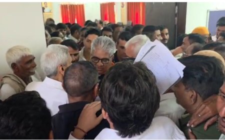 'केंद्रीय मंत्री के सामने फूट पड़ा दर्द: “साहब, जिलाध्यक्ष का इलाज करो… हमारी जमीनें हड़प ली हैं