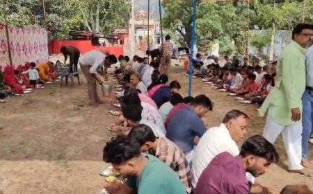 विशाल अन्नकूट महोत्सव आयोजन श्रृद्धालुओं ने ली प्रसादी