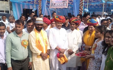 कैबिनेट मंत्री डॉक्टर किरोडी लाल सहित कई विधायक एवं अधिकारियों ने की चोमू के समारोह में शिरकत