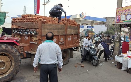 कस्बे में अवैध वाहनों के संचालन से बड़ी दुर्घटना होने का अंदेशा