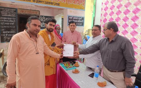 देवी धोलागढ़ मंदिर परिसर को प्लास्टिक मुक्त एवं पर्यावरण के संदर्भ में मंदिर महंतो को सौंपा पत्र