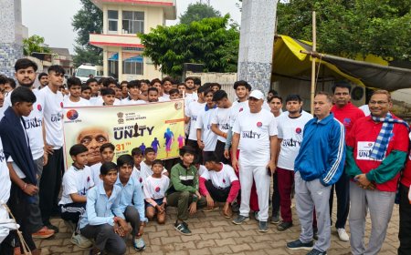 महुवा में सरदार वल्लभ भाई पटेल की 150वीं जयंती पर रन फॉर यूनिटी का हुआ आयोजन