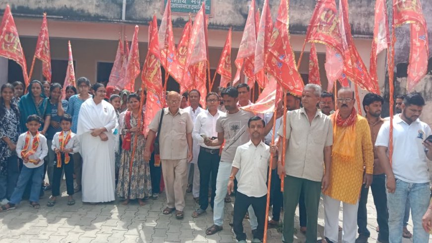 मां शाकंभरी विशाल निशान पदयात्रा उदयपुरवाटी से सकराय धाम पहुंची