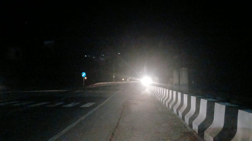 हाईवे 758 नेशनल हाइवे पर रोड लाइटें बंद, राहगीर एवं वाहन चालक हो रहे हैं परेशान
