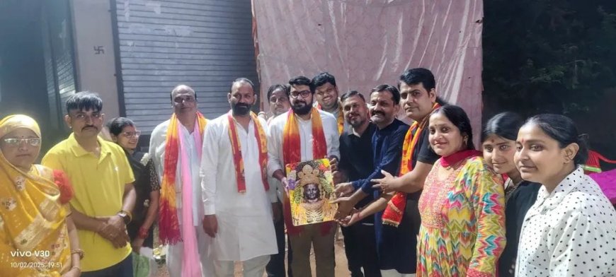 विशाल भंडारे में पहुंचे कई दिग्गज नेता व संत महात्मा हजारों श्रद्धालुओं ने पाया भंडारे में प्रसाद