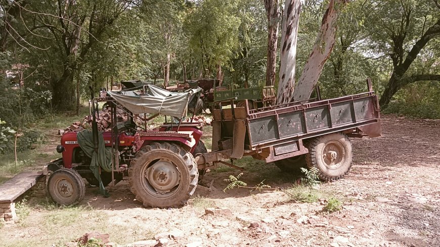 खनन सामग्री से भरे पांच ट्रैक्टर-ट्रॉली जप्त , खनन माफियों में खलबली