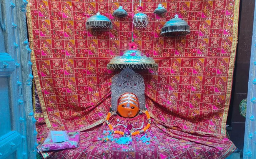 सकट चौथ माता मंदिर पर पूजा के लिए उमड़ी क्षृद्वालु महिलाओं की भीड़