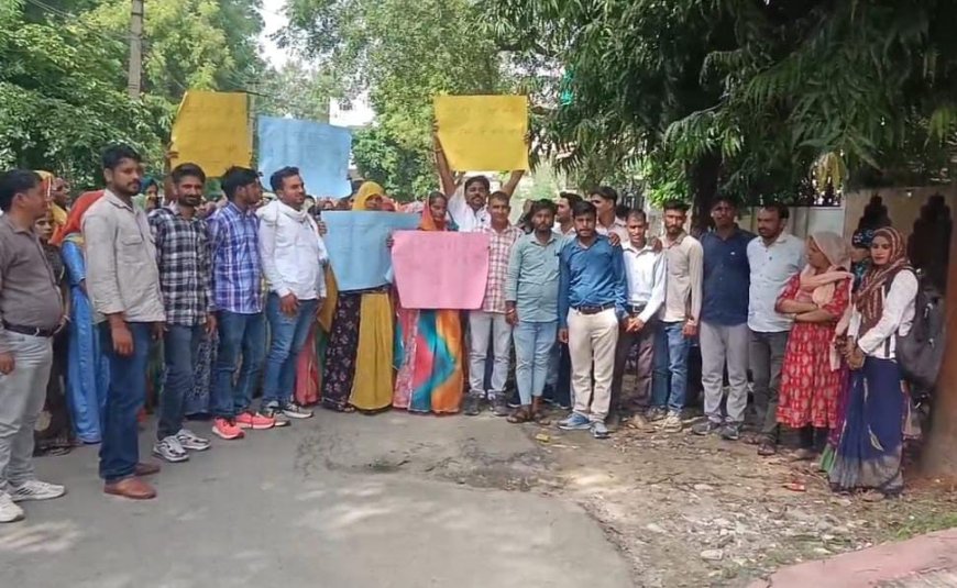 राजीविका कर्मचारियों ने 9 माह से वेतन नहीं मिलने को लेकर जिला परियोजना प्रबंधक को सौंपा ज्ञापन