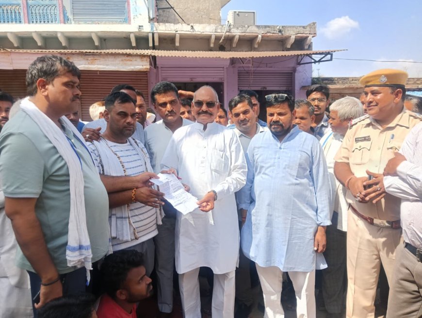 जयपुर हाइवे अतिक्रमण अभियान के विरोध में हलैना बाजार बन्द:विधायक बहादुरसिंह कोली ने डीएम से वार्ता कर खुलवाया बाजार