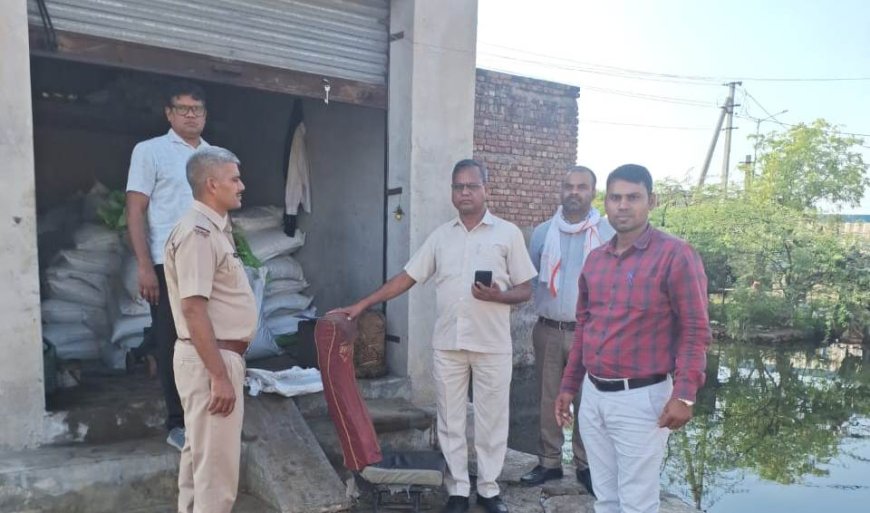 नकली डीएपी के 100 कट्टे जब्त, दुकान को किया सीज
