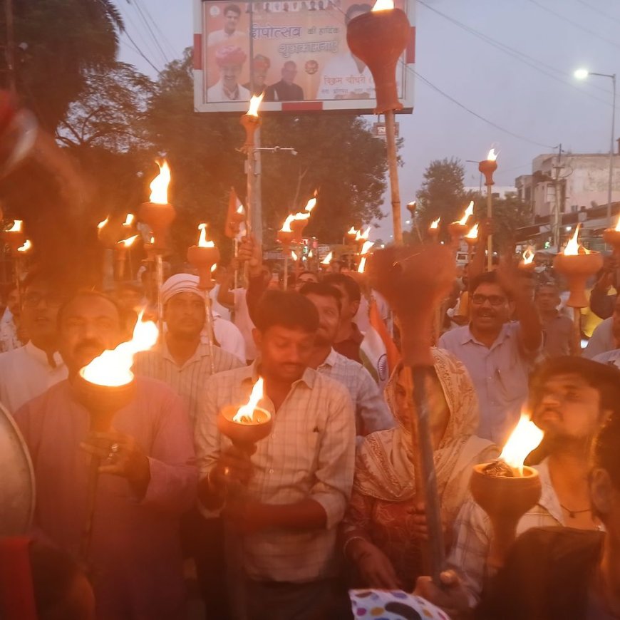 खैरथल जिले का नाम और मुख्यालय बदलने का विरोध :निकाला मशाल जुलूस,सरकार पर भ्रमित करने का आरोप लगाया