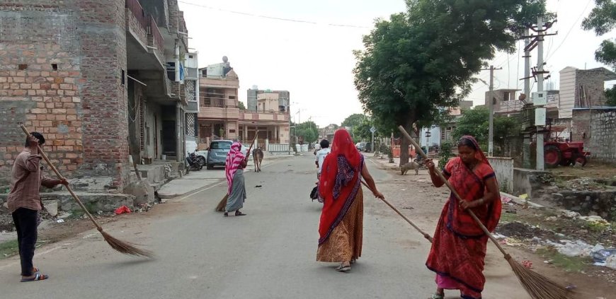 दीपावली पर नगर पालिका की विशेष पहल: कस्बे में विशेष स्वच्छता अभियान चलाया