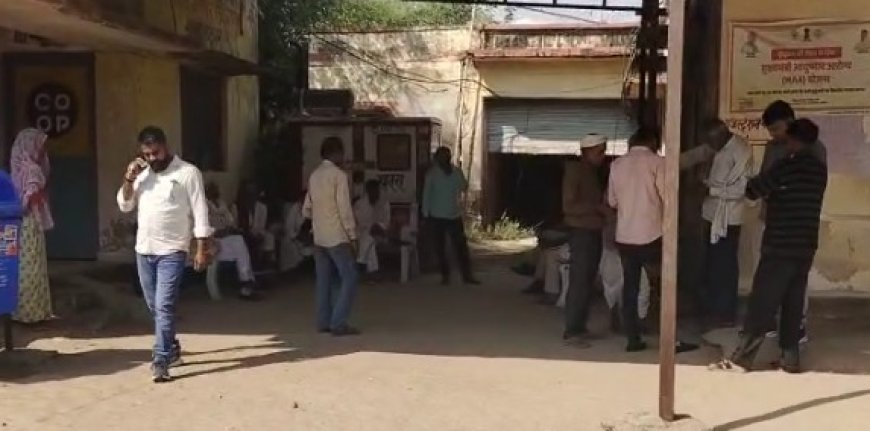 सड़क हादसे मे 55 वर्षीय व्यक्ति की मौत ,पत्नी गंभीर घायल :पोते के पहले जन्मदिन पर जा रहे थे दंपति