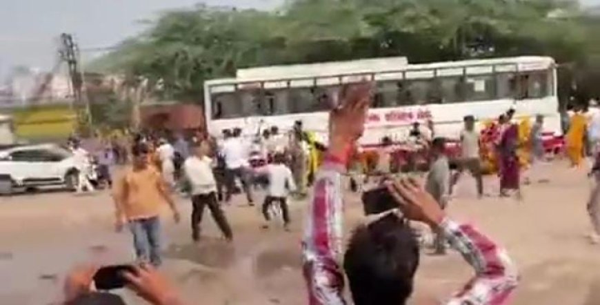 भीड़ ने किया पथराव, पुलिस ने लाठीचार्ज कर खदेड़ा;  पुलिसकर्मी घायल