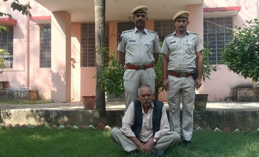 52 पव्वे देशी शराब ,एक मोटरसाईकिल सहित एक  गिरफ्तार