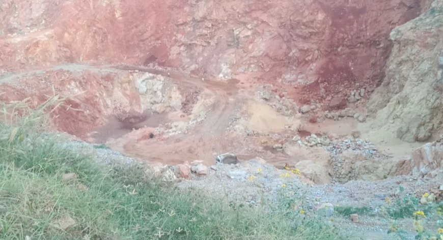 प्रशासनिक अधिकारियों की अनदेखी के कारण नियमों को ताक पर रखकर चल रहे है अवैध रूप से क्रेशर