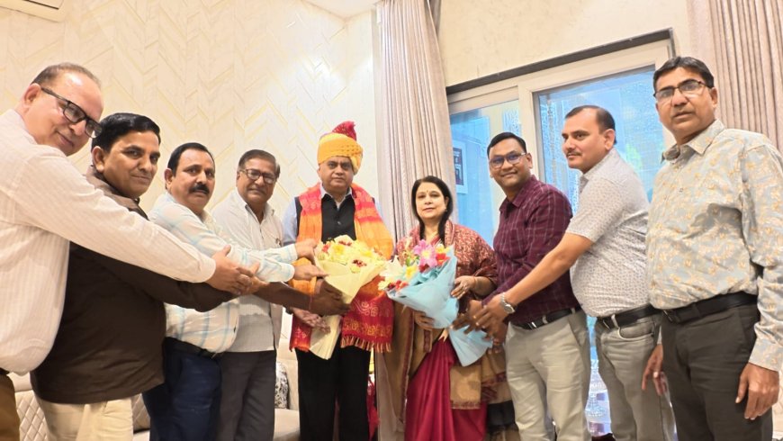 खंडेलवाल समाज खेरली के पदाधिकारियों ने गुरुग्राम पहुंचकर दो वरिष्ठ आईएएस अधिकारियो का किया सम्मान