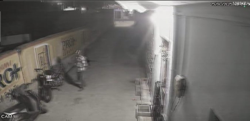 सुमेरपुर में घर के सामने बाइक चोरी, सीसीटीवी में कैद हुई वारदात, पुलिस गस्त पर सवाल