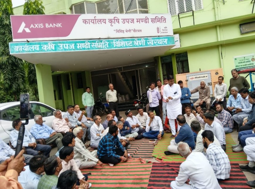 खैरथल की नई अनाज मंडी में छह दुकानों के टूटे ताले, व्यापारियों में आक्रोश