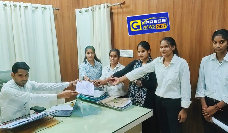 कन्या महाविद्यालय में शौचालय नहीं होने से परेशान बालिकाओं ने मुख्यमंत्री के नाम सौंपा ज्ञापन 