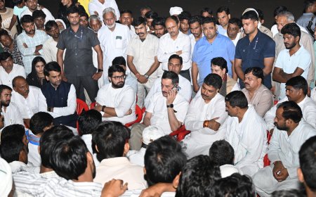 बर्फ तोड़ने वाले छुरे से वकार की हत्या, पुलिस ने निकाला आरोपियों का जुलूस, भंवर जितेंद्र सिंह टीकाराम जूली पहुंचे मृतक के परिजनों से मिलने