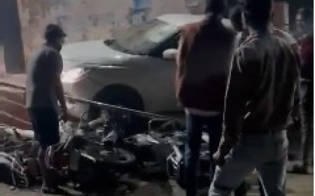 नवीन रोडवेज बस स्टैंड परिसर में स्थित अन्न पूर्णा एवं रैन बसेरे पर जाने वाले रैंप पर लगी रैलिंग को कार की टक्कर देकर किया क्षतिग्रस्त