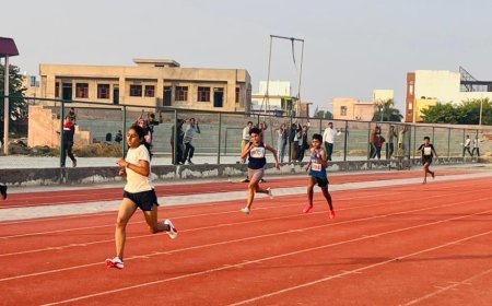 विजेता खिलाड़ियों को मेडल एवं ट्रॉफी वितरित