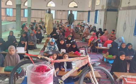 एक हाथ में कुरान और दूसरे हाथ में डॉक्टर इंजीनियर की डिग्रियां हो: मौलाना शाहरुख रज़वी