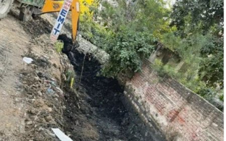 रामगढ़ के खेडी रोड पर समस्या का समाधान: गंदे पानी की हुई निकासी, स्थानीय लोगों ने ली राहत की सांस