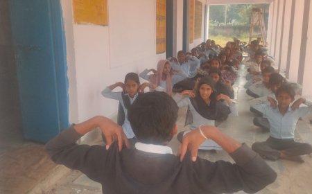 उपस्वास्थ्य केन्द्र दीवली में योग प्रशिक्षक ने कराया योग